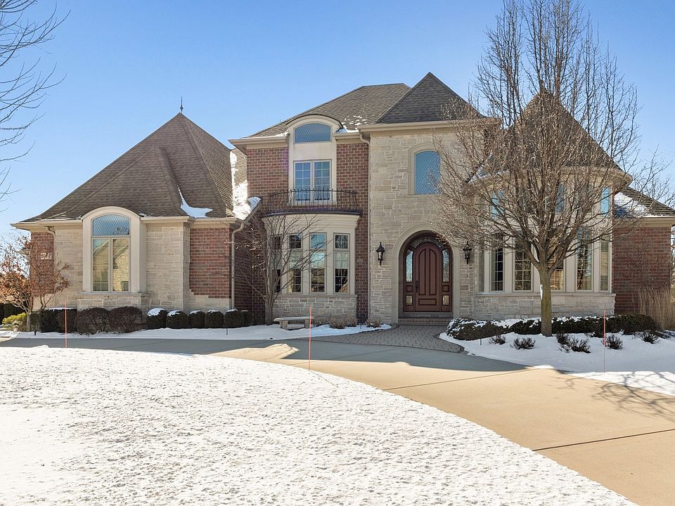 1st image of 10911 Royal Oaks Ln