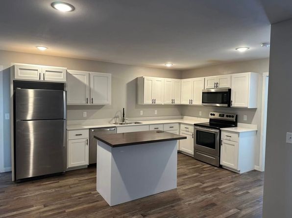 105 Saint Lawrence St #3