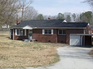 111 Brookhaven Dr, Greenwood, SC 29646