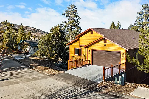212 Mann Dr Photo 1