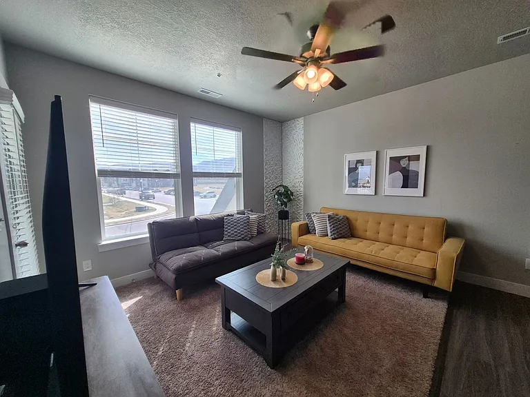 4683 W Sylvie Ct #202 — Photo 4