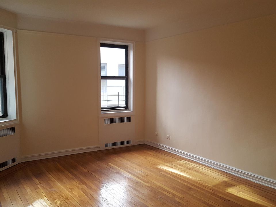1st image of 15502 90th Ave #1