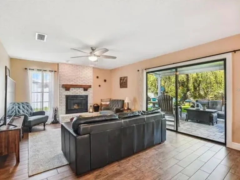1326 Corner Oaks Dr — Photo 14