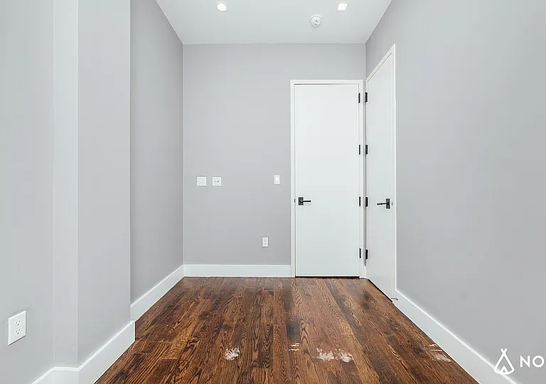 60-15 Myrtle Ave #Z — Photo 8