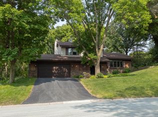 4129 Strawberry Ln, Eagan, MN 55123