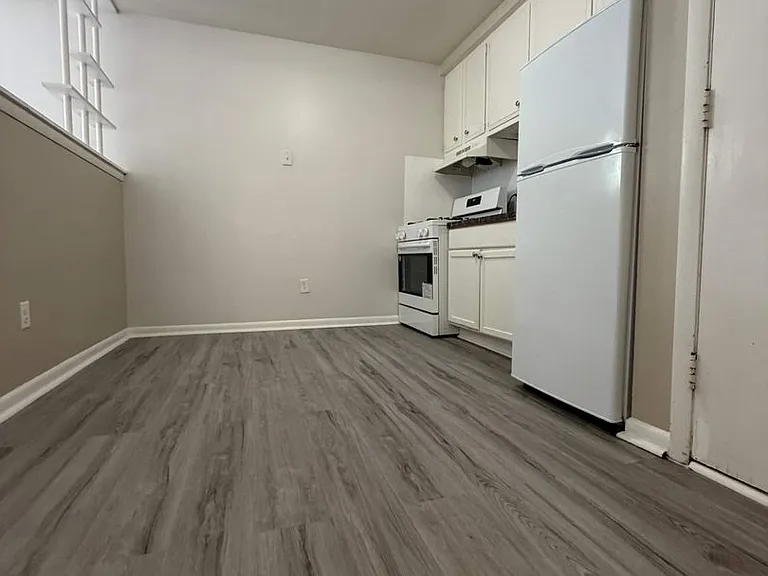 2206 K St — Photo 8