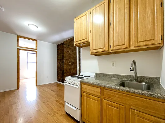 Rented by Compass | media 18