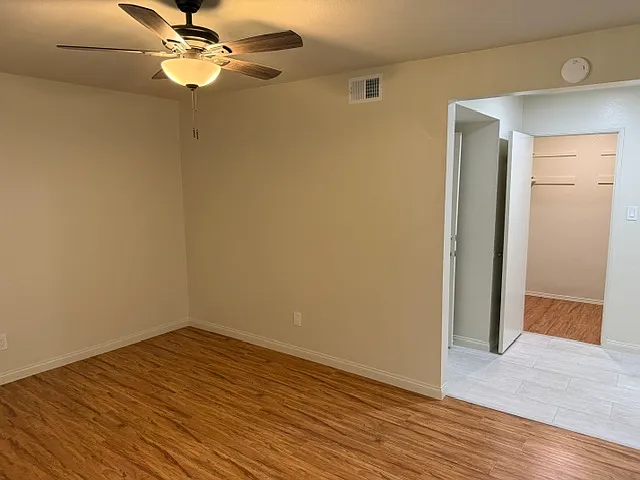 11619 Downey Ave #101 — Photo 17