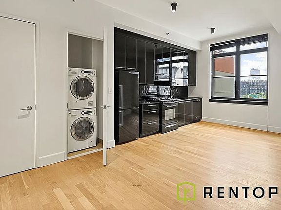 2nd image of 487 Keap St APT 404