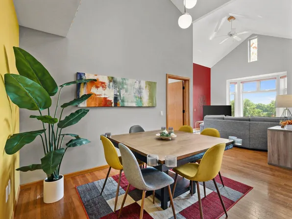 301 Harbour Town Dr APT 431, Madison, WI 53717