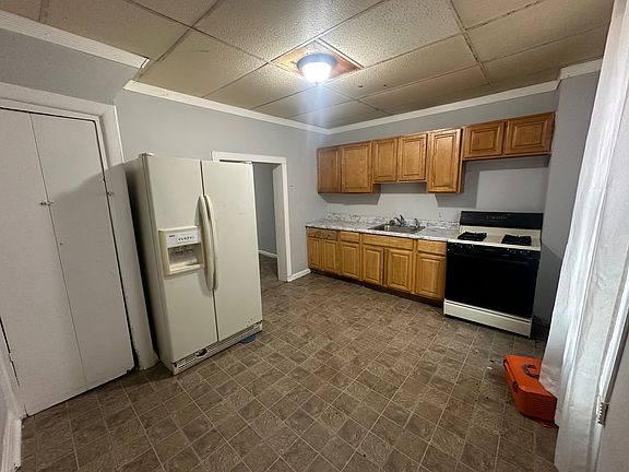 4th image of 661 E Wensley St
