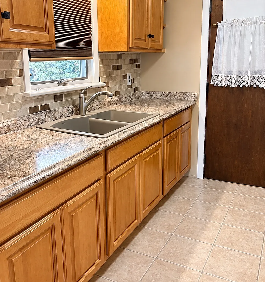 1 bed, 1.0 bath, 840 sqft, $2,000 — Photo 2