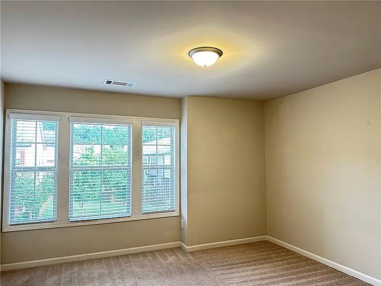 2045 Wheylon Dr — Photo 10