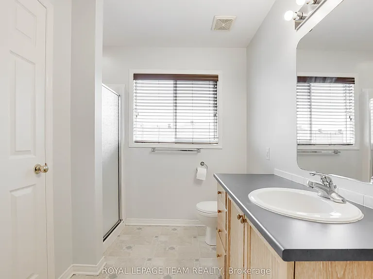 33 Scampton Dr — Photo 25