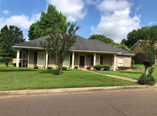 261 Hawthorne Dr, Madison, MS 39110