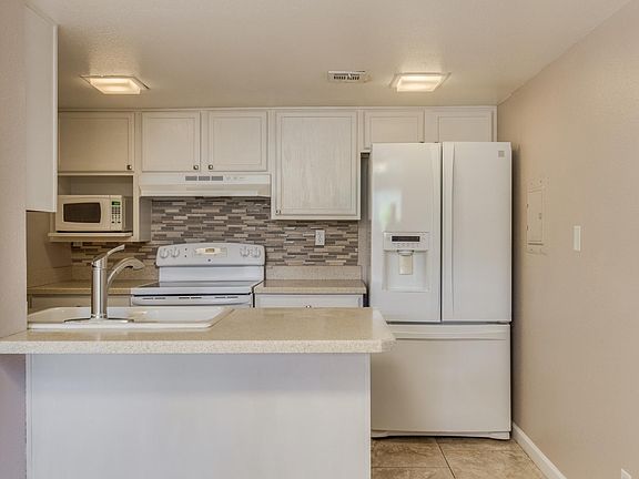 3rd image of 1730 W Emelita Ave APT 1017