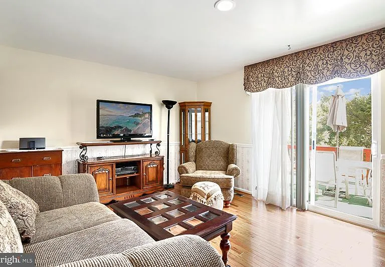 5217 Harbor Court Dr — Photo 4