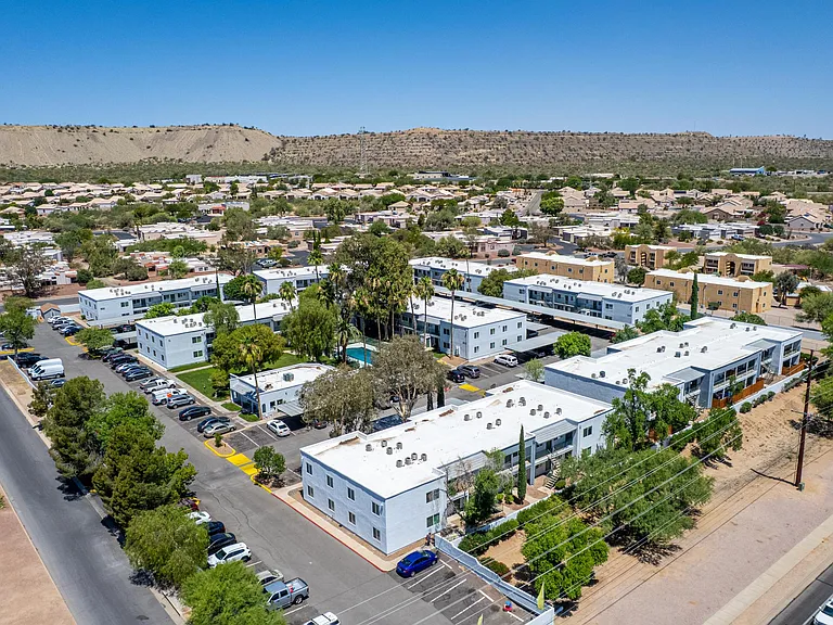 La Primera at Green Valley — Photo 45