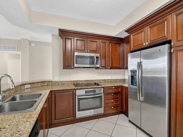 1660 Renaissance Commons Blvd #2517 — Photo 12