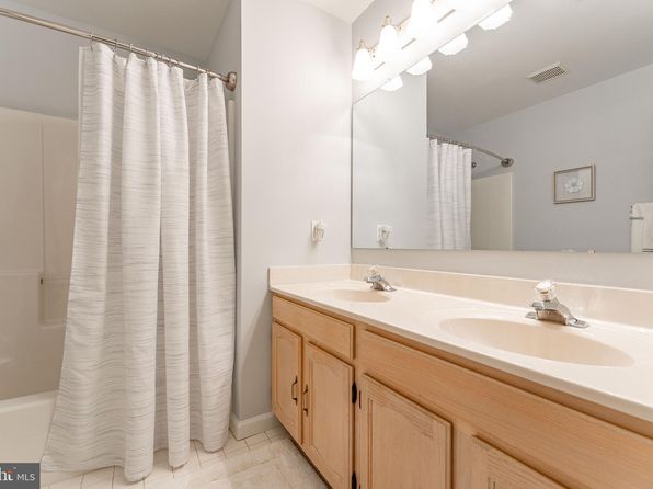 360 Long Ridge Ln, Exton, PA 19341