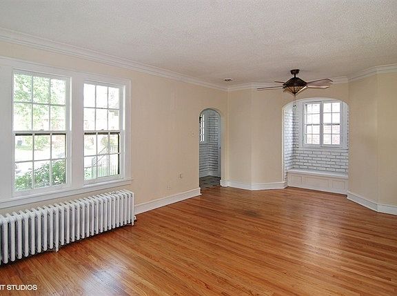 4th image of 825 Portsmouth Ave