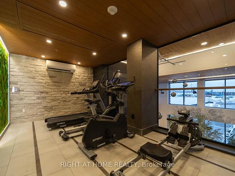 15 Kneeshaw Dr #102 — Photo 24