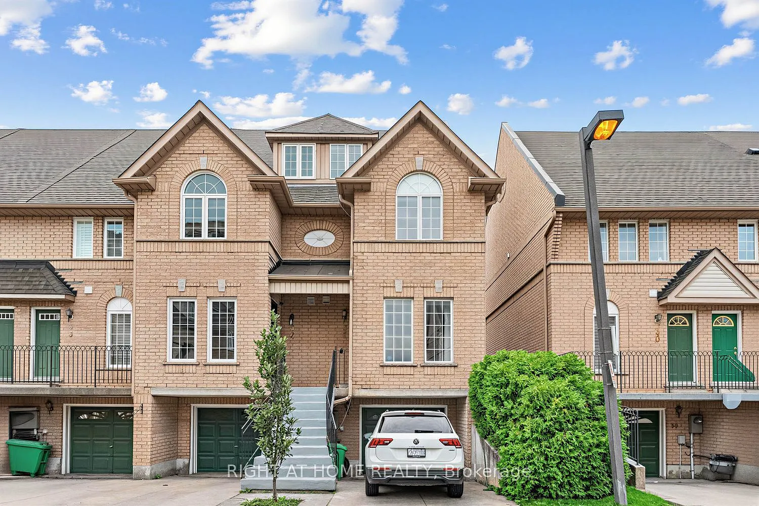 3 bed, $3,000 — Photo 1
