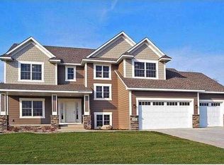 6346 Red Fox Rd, Lino Lakes, MN 55014