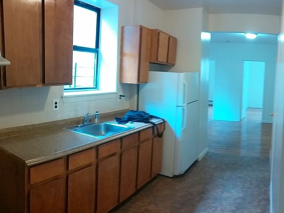 2nd image of 2311 Beaumont Ave APT 2C