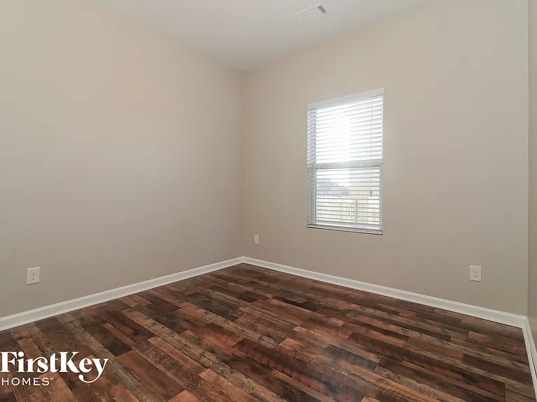109 Caledonian Cir — Photo 13