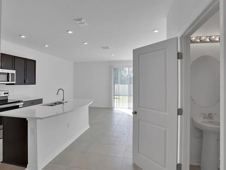 298 Anthony Dr — Photo 5