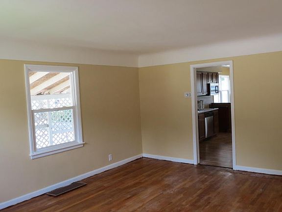 2nd image of 1546 Powers Ave NW