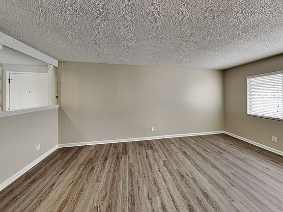 5th image of 1406 E Elsmere Dr