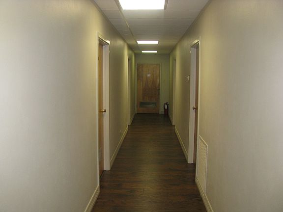 4th image of 700 S Marienfeld St