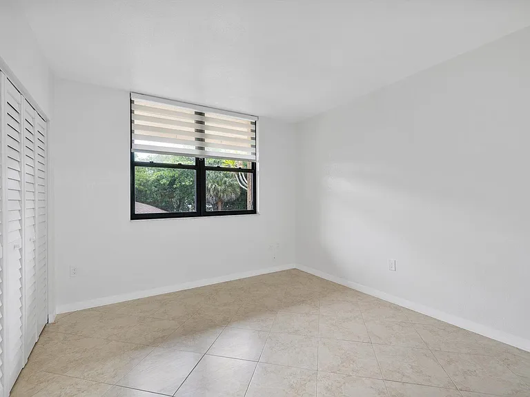 740 NE 199th St #205G — Photo 14