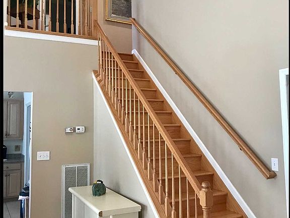 5th image of 24 Arielle Ct