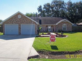 102 Bayou Woods Dr, Schriever, LA 70395