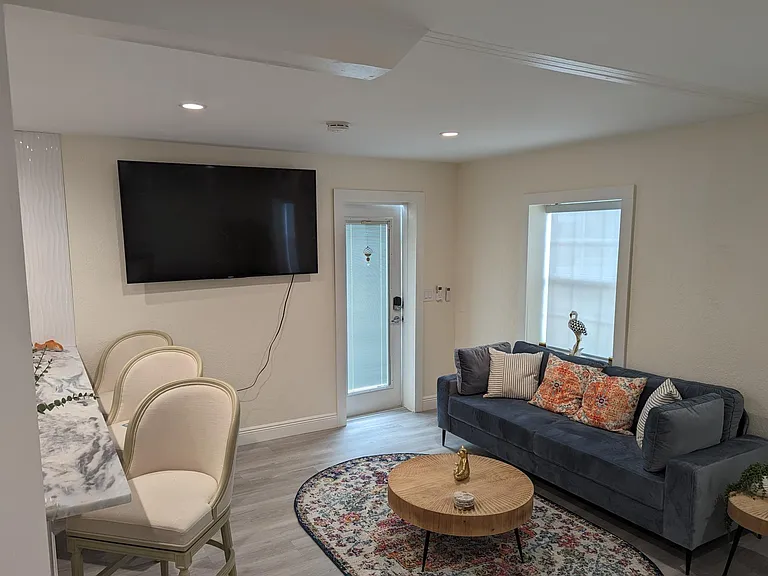 2176 Bay St SE — Photo 5