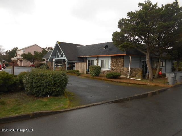 2nd image of 822 Necanicum Dr