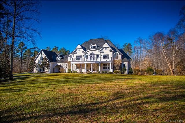 1st image of 450 Greywalls Ln