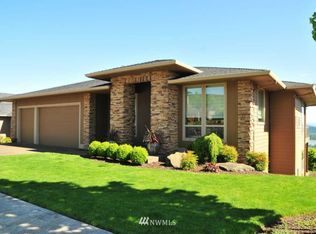 348 W Dogwood St, Washougal, WA 98671