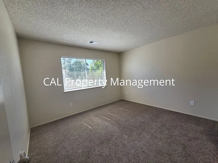 1841 Cherokee Dr — Photo 8