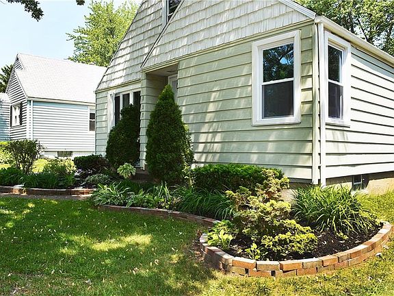 2nd image of 137 S Huxley Dr