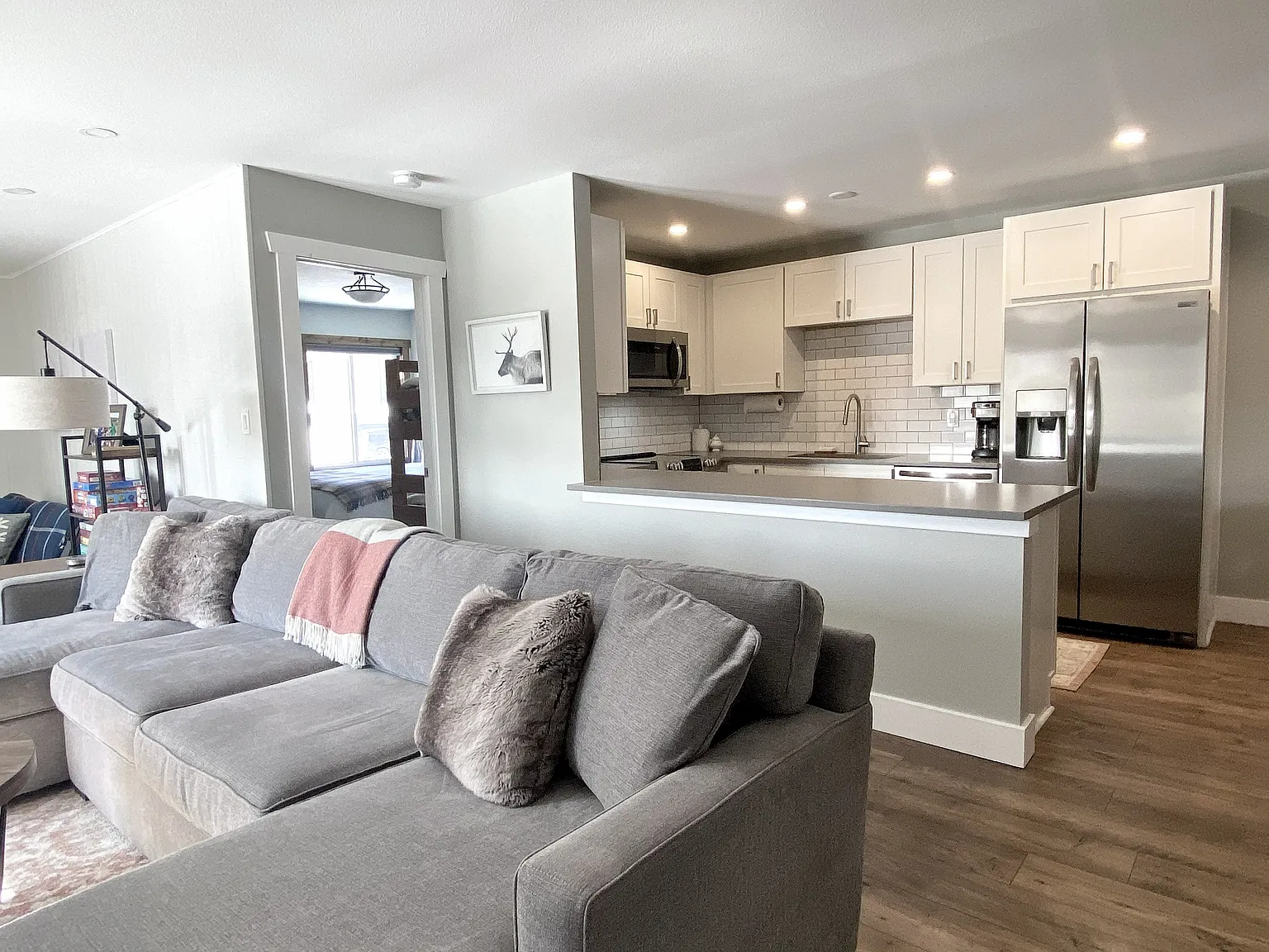 2 bed, 1090 sqft, $2,600 — Photo 2