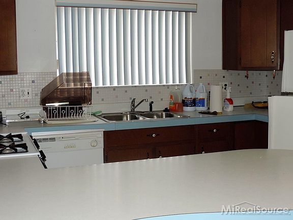 4th image of 31320 Acton Dr