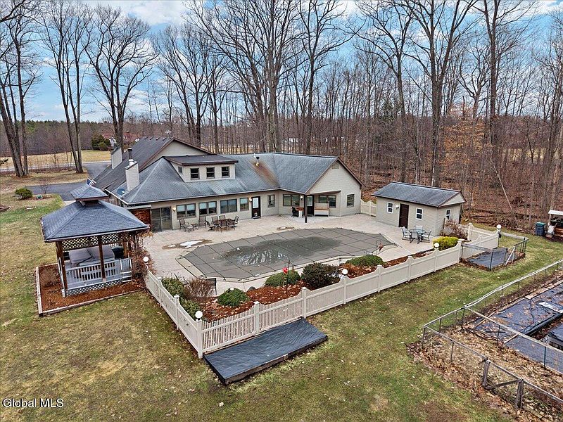 4th image of 3530 Galway Road