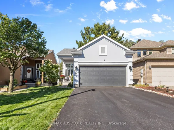 52 Stonecroft Ter, Ottawa, ON K2K 2T9