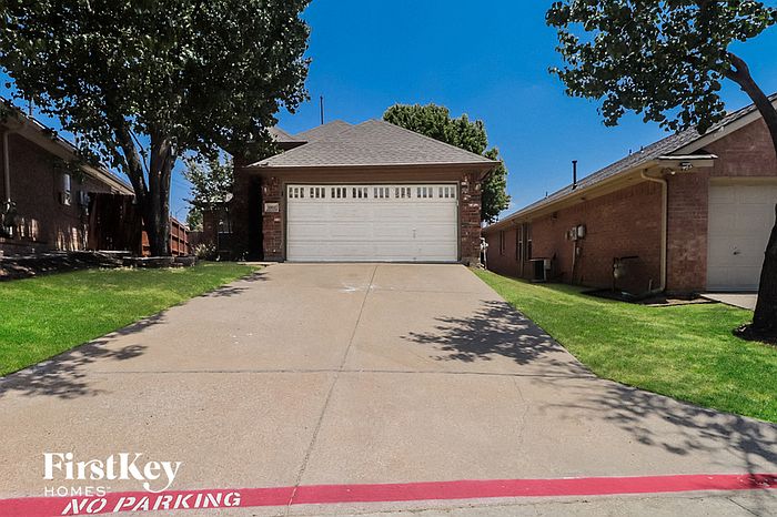 1st image of 1002 Harwood Ct