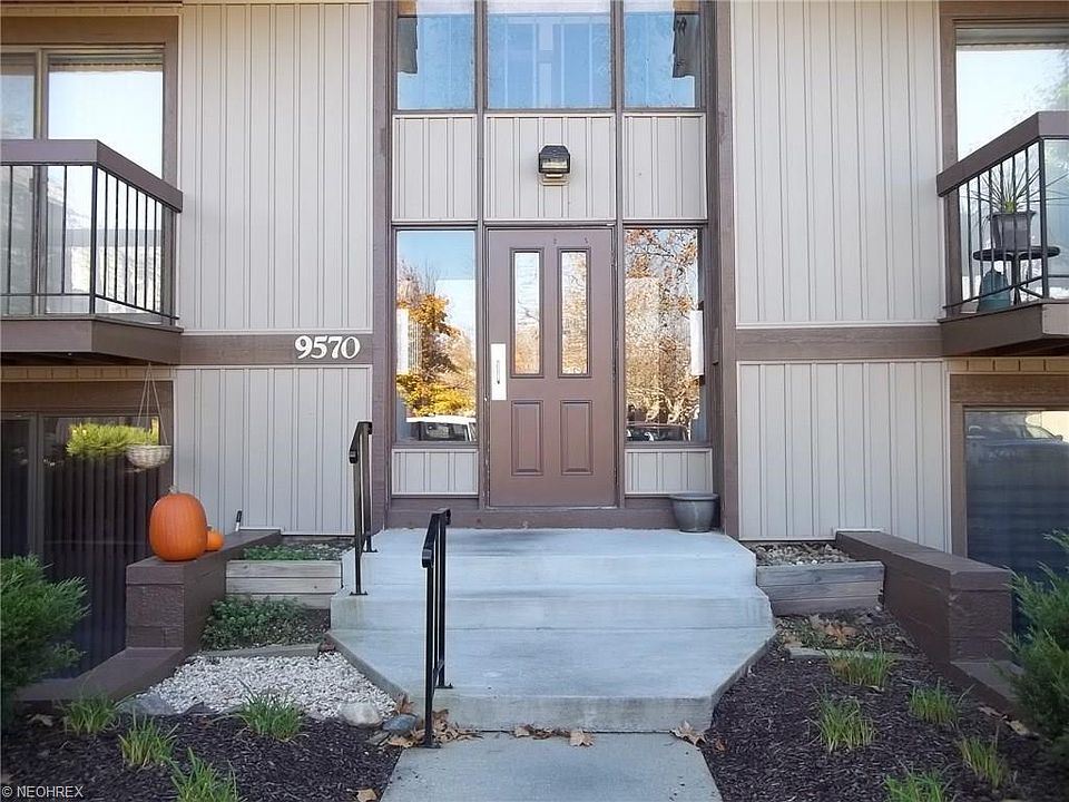 1st image of 9570 Cove Dr Unit 19