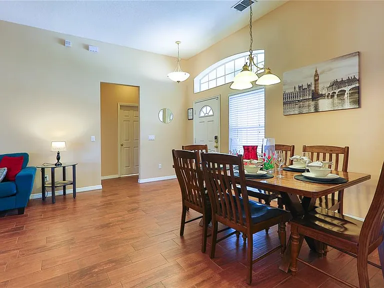 331 Henley Cir — Photo 4